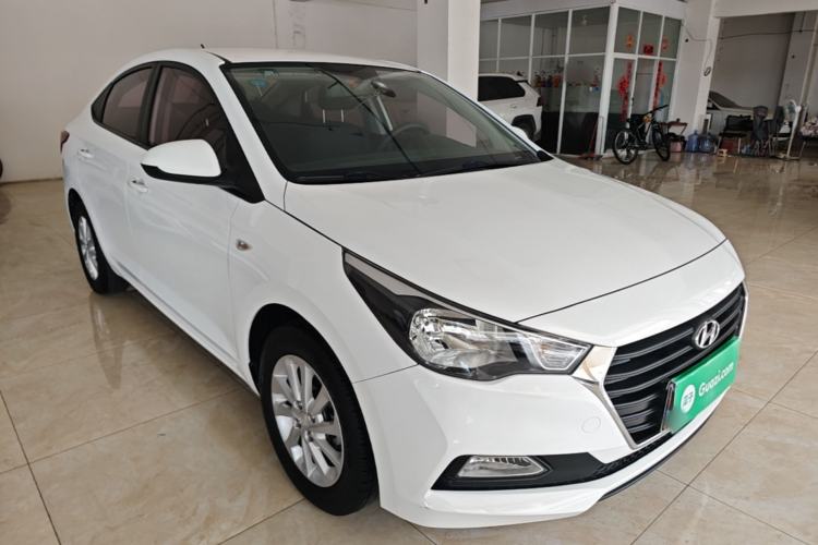 Used Hyundai Verna (new generation) 2016 1.4L Automatic Cool Edition GLS Front Right 45 Deg