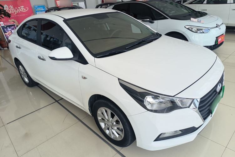 Used Hyundai Verna (new generation) 2016 1.4L Manual Cool Edition GLS Front Right 45 Deg