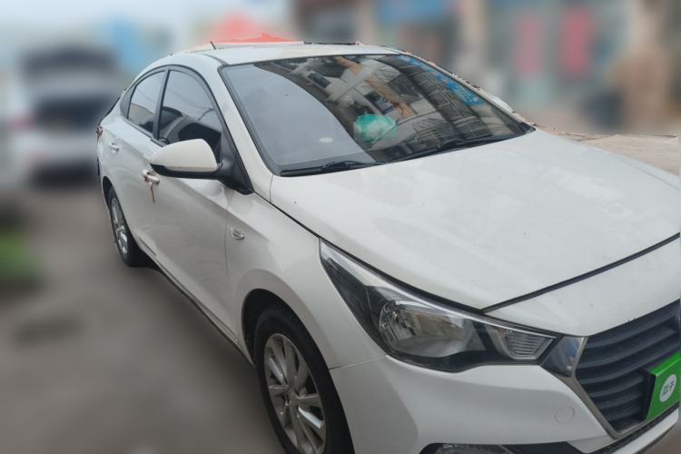Used Hyundai Verna (new generation) 2016 1.4L Automatic Cool Edition GLS Front Right 45 Deg
