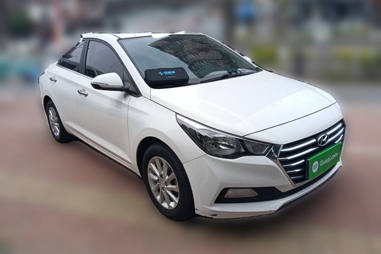 Used Hyundai Verna (new generation) 2016 1.4L Automatic Elite Edition TOP Front Right 45 Deg