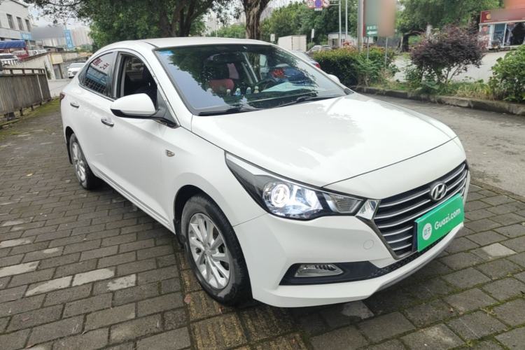 Used Hyundai Verna (new generation) 2016 1.4L Manual Cool Edition GLS Front Right 45 Deg