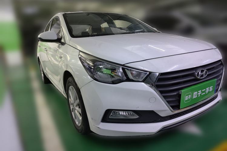 Used Hyundai Verna (new generation) 2016 1.4L Automatic Cool Edition GLS Front Right 45 Deg