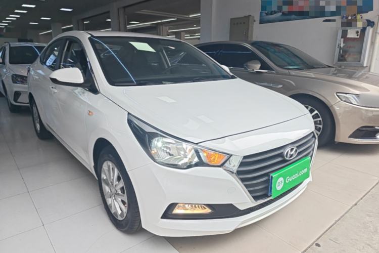 Used Hyundai Verna (new generation) 2016 1.4L Automatic Cool Edition GLS Front Right 45 Deg