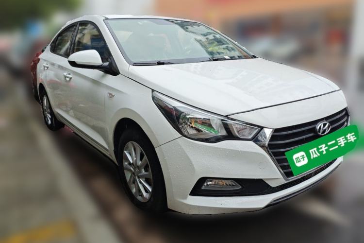 Used Hyundai Verna (new generation) 2016 1.4L Automatic Cool Edition GLS Front Right 45 Deg
