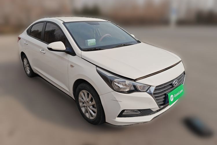 Used Hyundai Verna (new generation) 2016 1.4L Manual Cool Edition GLS Front Right 45 Deg