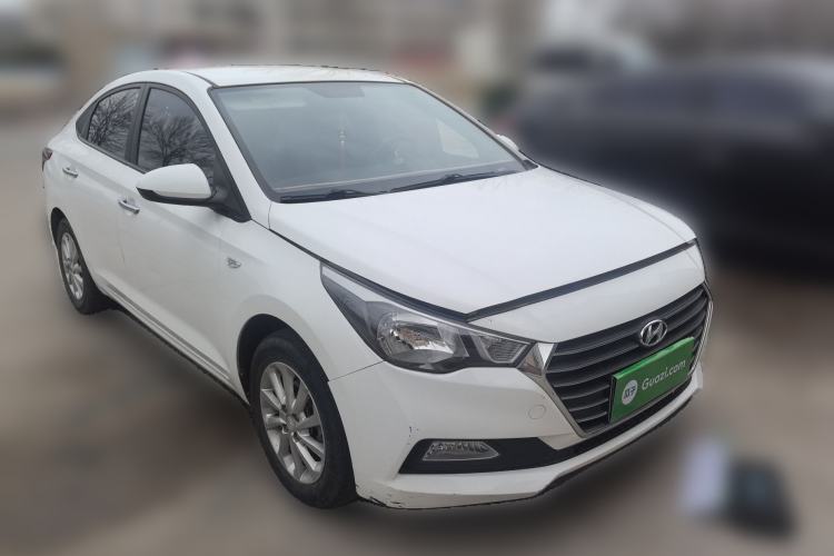 Used Hyundai Verna (new generation) 2016 1.4L Manual Cool Edition GLS Front Right 45 Deg