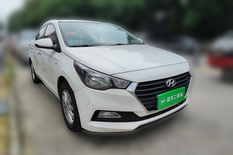 Used Hyundai Verna (new generation) 2016 1.4L Automatic Cool Edition GLS Front Right 45 Deg