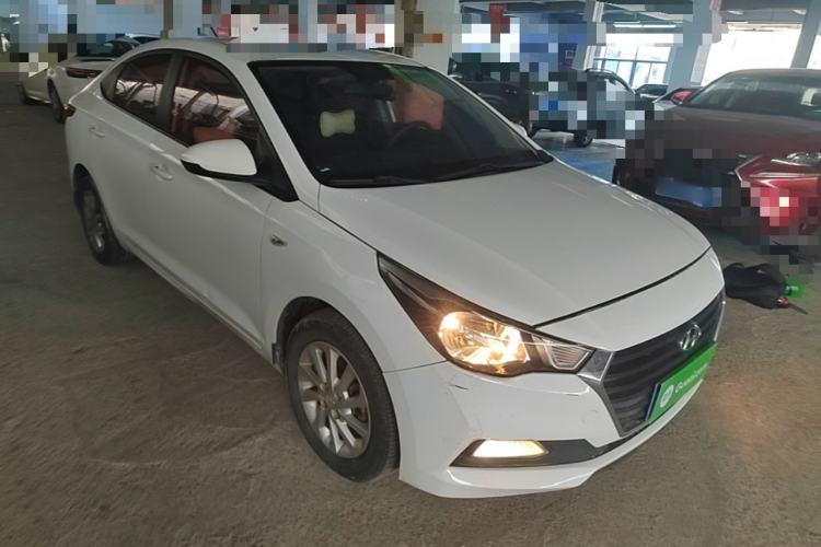 Used Hyundai Verna (new generation) 2016 1.4L Automatic Cool Edition GLS Front Right 45 Deg