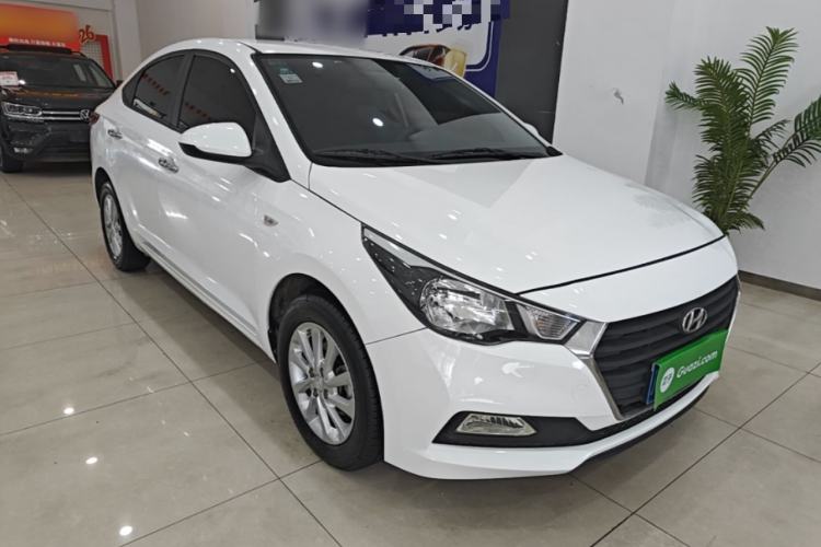 Used Hyundai Verna (new generation) 2016 1.4L Automatic Cool Edition GLS Front Right 45 Deg