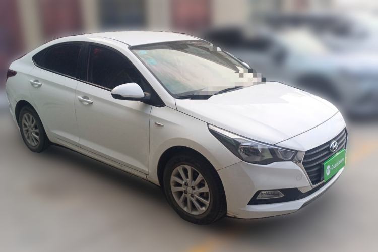 Used Hyundai Verna (new generation) 2016 1.4L Manual Cool Edition GLS Front Right 45 Deg