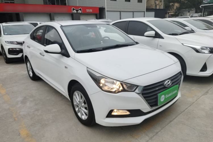 Used Hyundai Verna (new generation) 2016 1.4L Automatic Sport Edition Front Right 45 Deg