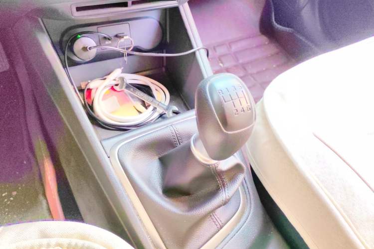 Used Hyundai Verna (new generation) 2016 1.4L Manual Cool Edition GLS Gear Lever