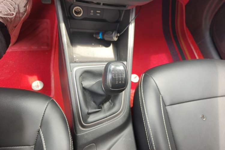 Used Hyundai Verna (new generation) 2016 1.4L Manual Cool Edition GLS Gear Lever