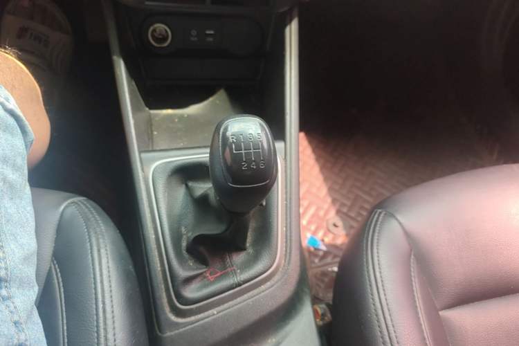 Used Hyundai Verna (new generation) 2016 1.4L Manual Cool Edition GLS Gear Lever
