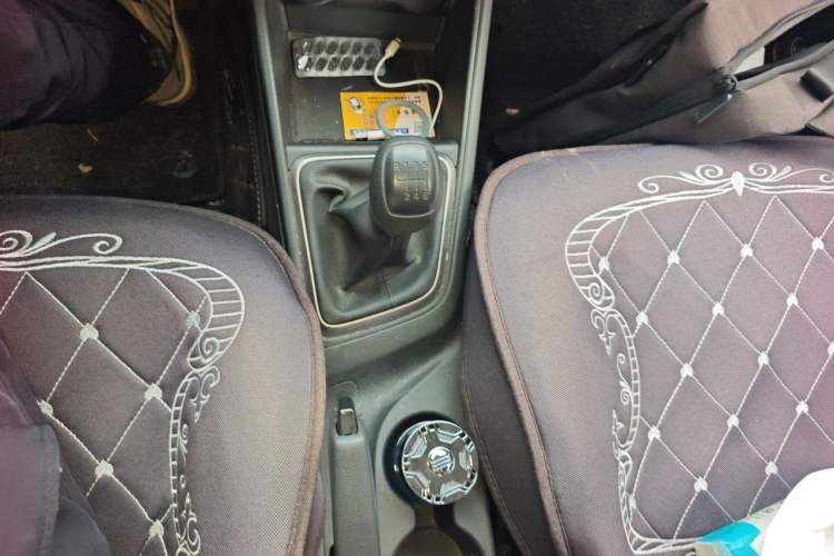 Used Hyundai Verna (new generation) 2016 1.4L Manual Cool Edition GLS Gear Lever