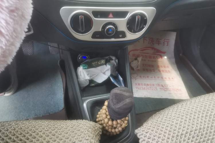 Used Hyundai Verna (new generation) 2016 1.4L Manual Cool Edition GLS Gear Lever