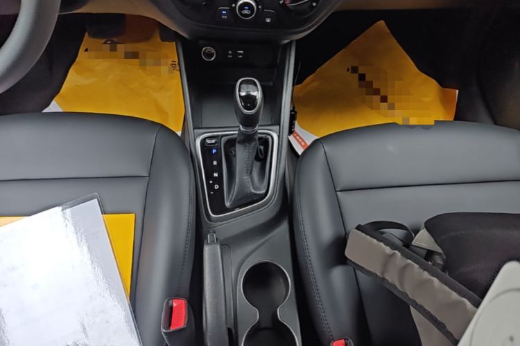 Used Hyundai Verna (new generation) 2016 1.4L Automatic Cool Edition GLS Gear Lever