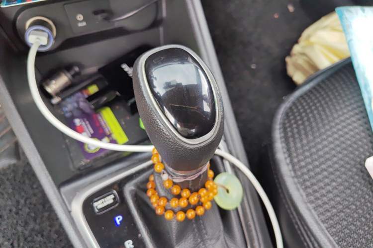 Used Hyundai Verna (new generation) 2016 1.4L Automatic Cool Edition GLS Gear Lever
