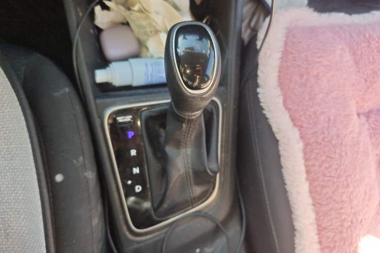 Used Hyundai Verna (new generation) 2016 1.4L Automatic Cool Edition GLS Gear Lever