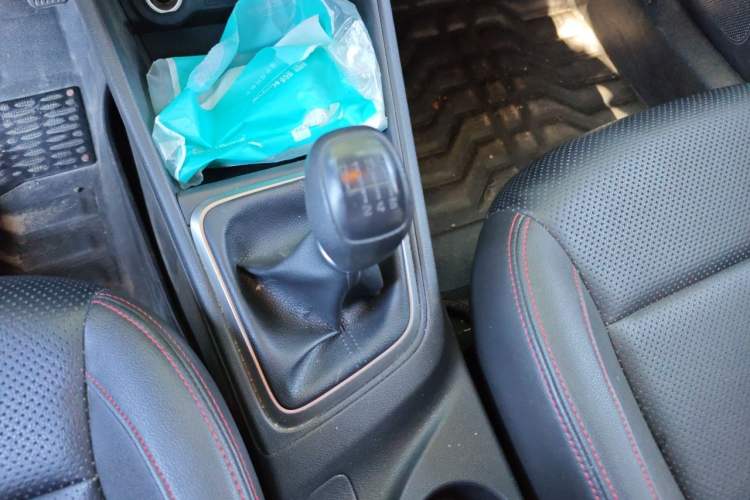 Used Hyundai Verna (new generation) 2016 1.4L Manual Cool Edition GLS Gear Lever