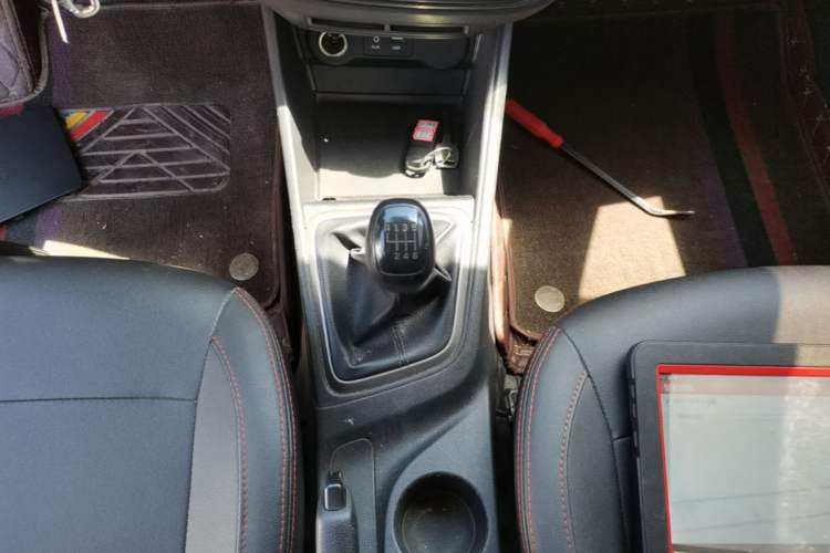 Used Hyundai Verna (new generation) 2016 1.4L Manual Cool Edition GLS Gear Lever