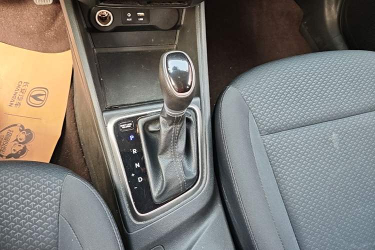 Used Hyundai Verna (new generation) 2016 1.4L Automatic Cool Edition GLS Gear Lever
