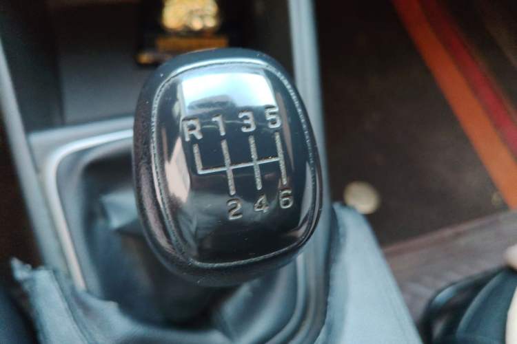 Used Hyundai Verna (new generation) 2016 1.4L Manual Cool Edition GLS Gear Lever