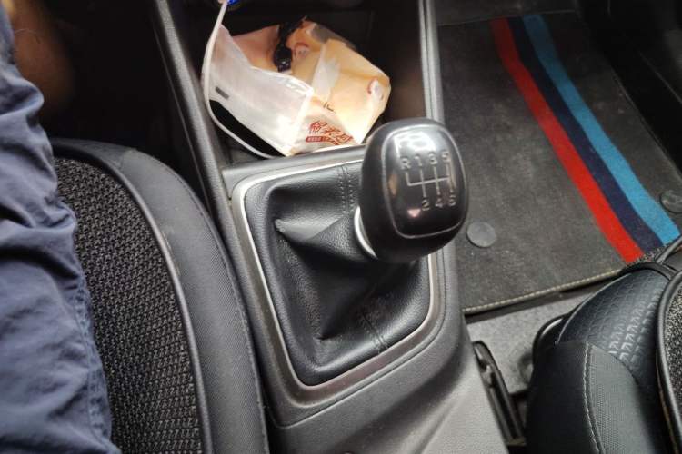 Used Hyundai Verna (new generation) 2016 1.4L Manual Cool Edition GLS Gear Lever