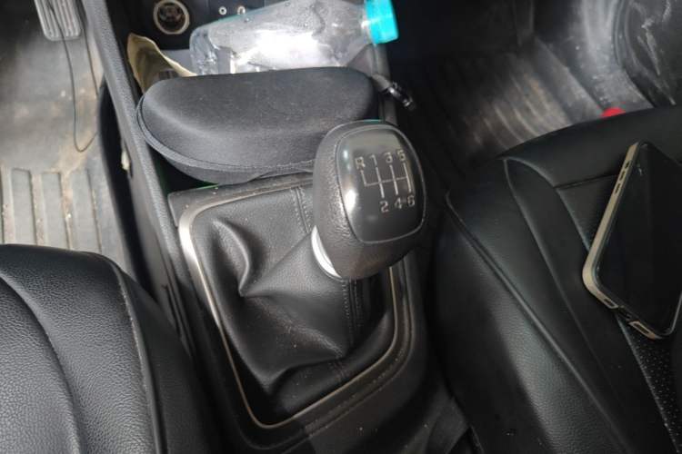 Used Hyundai Verna (new generation) 2016 1.4L Manual Cool Edition GLS Gear Lever