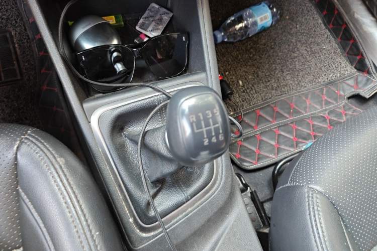 Used Hyundai Verna (new generation) 2016 1.4L Manual Cool Edition GLS Gear Lever
