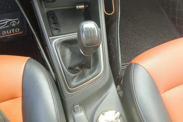 Used Hyundai Verna (new generation) 2016 1.4L Manual Cool Edition GLS Gear Lever