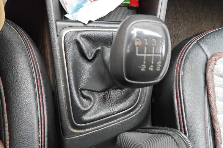 Used Hyundai Verna (new generation) 2016 1.4L Manual Cool Edition GLS Gear Lever