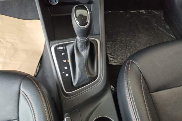 Used Hyundai Verna (new generation) 2016 1.4L Automatic Cool Edition GLS Gear Lever