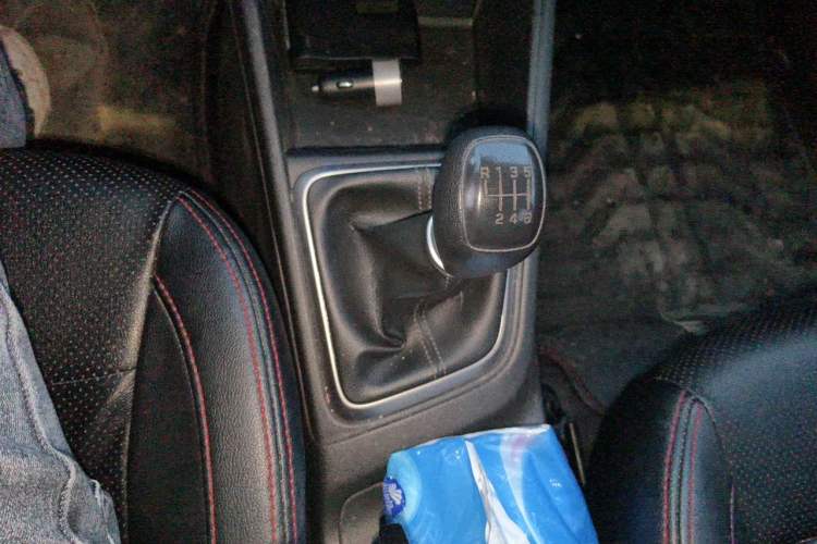 Used Hyundai Verna (new generation) 2016 1.4L Manual Cool Edition GLS Gear Lever
