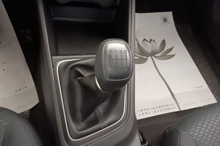 Used Hyundai Verna (new generation) 2016 1.4L Manual Cool Edition GLS Gear Lever