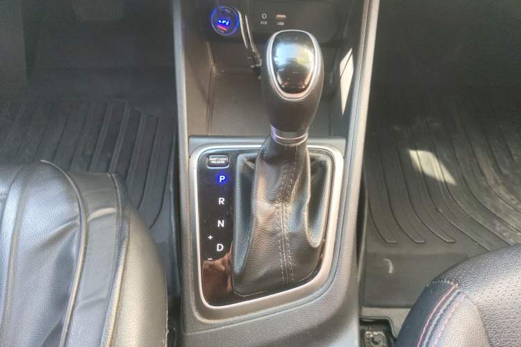 Used Hyundai Verna (new generation) 2016 1.4L Automatic Cool Edition GLS Gear Lever