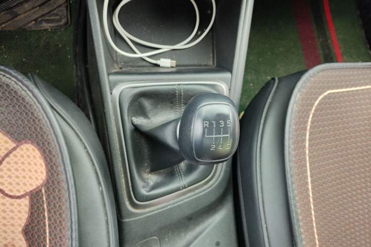 Used Hyundai Verna (new generation) 2016 1.4L Manual Cool Edition GLS Gear Lever