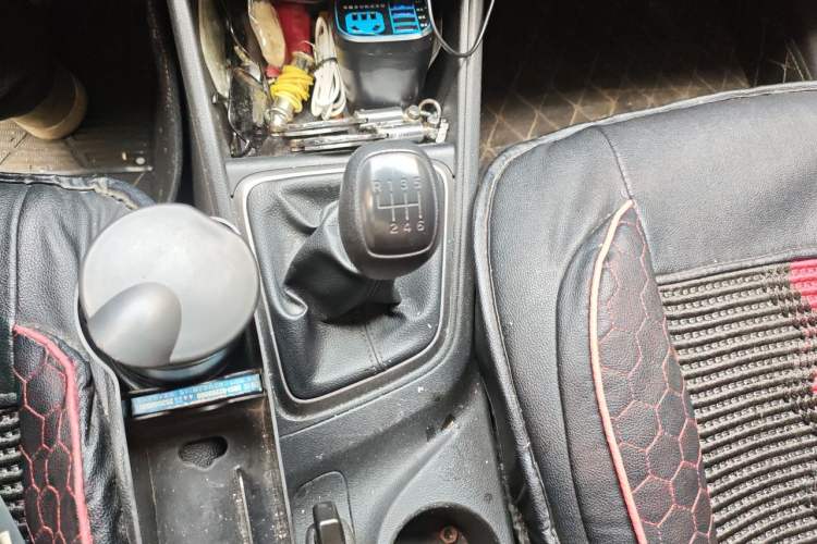 Used Hyundai Verna (new generation) 2016 1.4L Manual Cool Edition GLS Gear Lever