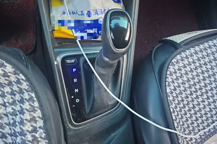 Used Hyundai Verna (new generation) 2016 1.4L Automatic Cool Edition GLS Gear Lever
