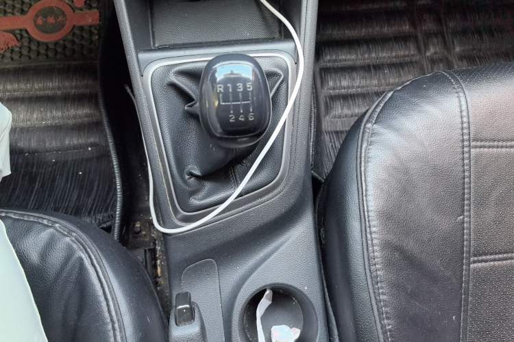 Used Hyundai Verna (new generation) 2016 1.4L Manual Cool Edition GLS Gear Lever