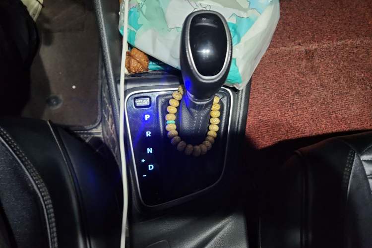 Used Hyundai Verna (new generation) 2016 1.4L Automatic Cool Edition GLS Gear Lever