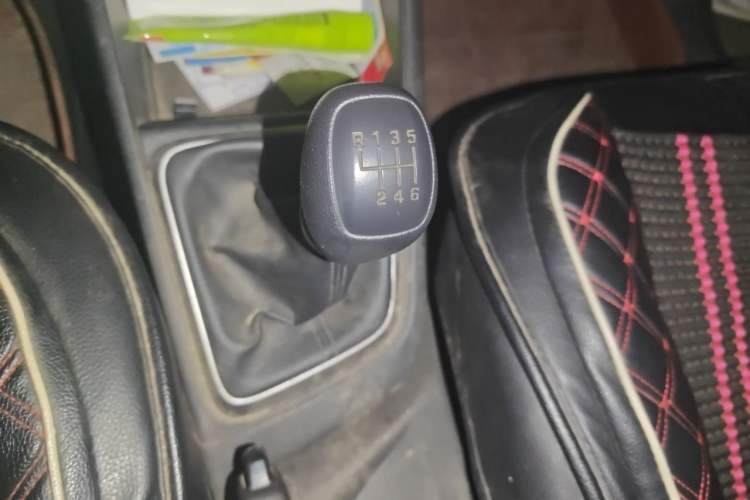 Used Hyundai Verna (new generation) 2016 1.4L Manual Cool Edition GLS Gear Lever