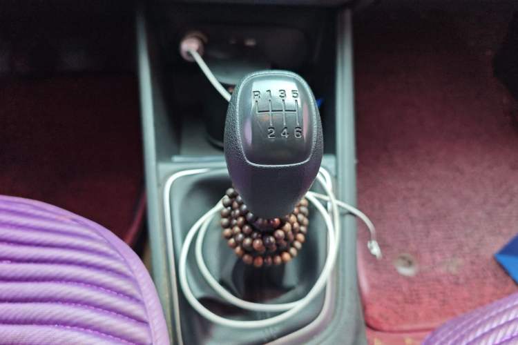 Used Hyundai Verna (new generation) 2016 1.4L Manual Cool Edition GLS Gear Lever