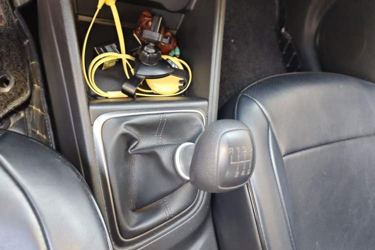 Used Hyundai Verna (new generation) 2016 1.4L Manual Cool Edition GLS Gear Lever