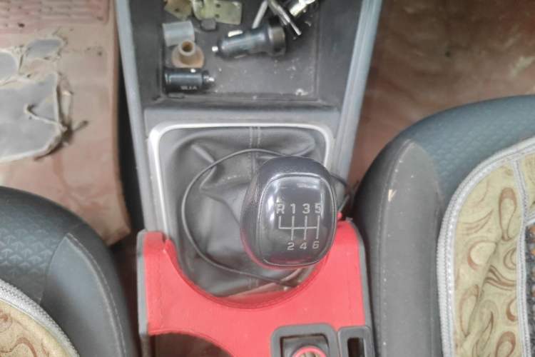Used Hyundai Verna (new generation) 2016 1.4L Manual Cool Edition GLS Gear Lever
