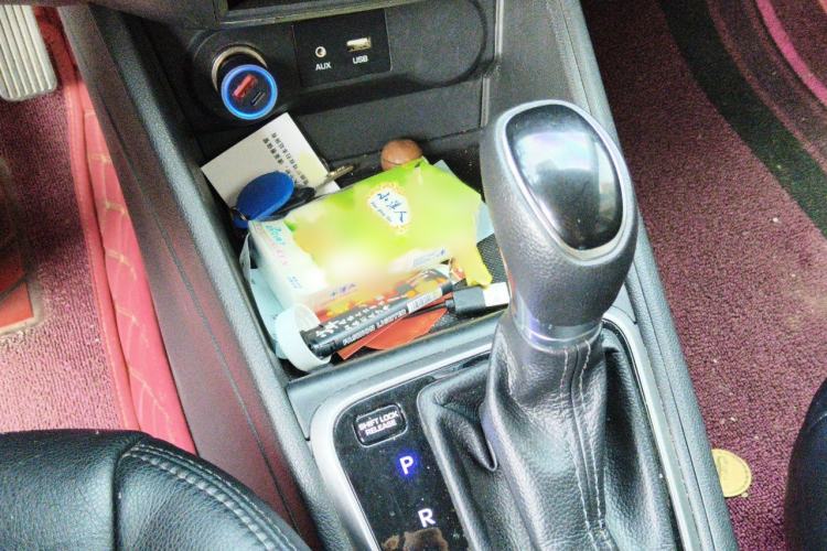 Used Hyundai Verna (new generation) 2016 1.4L Automatic Cool Edition GLS Gear Lever