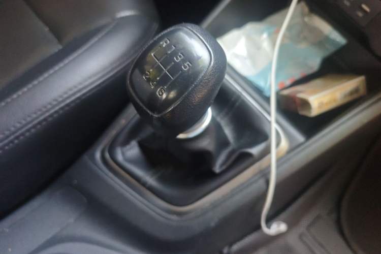Used Hyundai Verna (new generation) 2016 1.4L Manual Cool Edition GLS Gear Lever