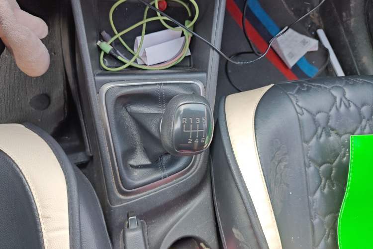 Used Hyundai Verna (new generation) 2016 1.4L Manual Cool Edition GLS Gear Lever