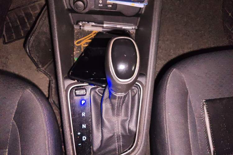 Used Hyundai Verna (new generation) 2016 1.4L Automatic Cool Edition GLS Gear Lever