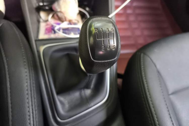 Used Hyundai Verna (new generation) 2016 1.4L Manual Cool Edition GLS Gear Lever